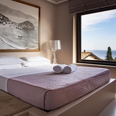 Fenetre Sur Le Blue Apartment Таормина Екстериор снимка