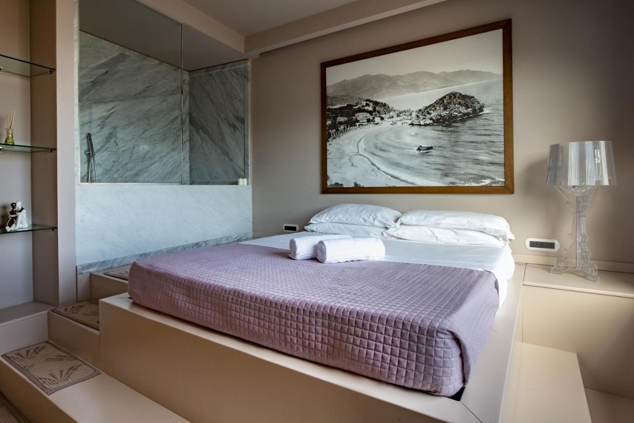 Fenetre Sur Le Blue Apartment Таормина Екстериор снимка