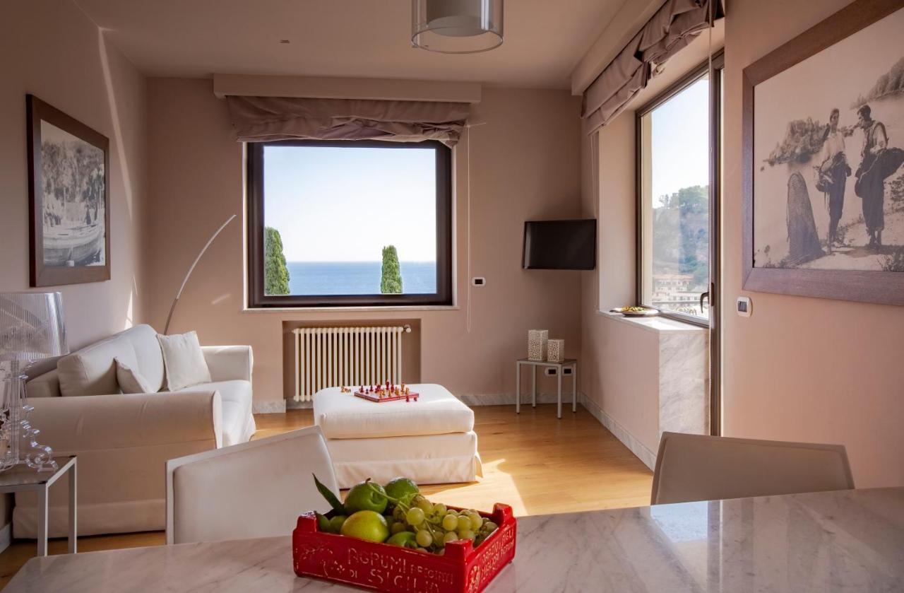 Fenetre Sur Le Blue Apartment Таормина Екстериор снимка